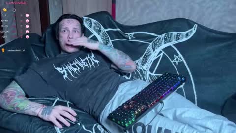 Snapshot of tommy__gun_ chatting on February 20, 2025, 2:46 pm Tommy and Katana online show from February 20, 2025, 2:46 pm