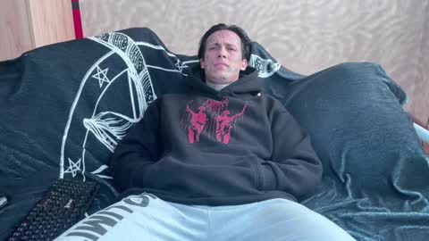 Snapshot of tommy__gun_ chatting on February 21, 2025, 6:29 am Tommy and Katana online show from February 21, 2025, 6:29 am