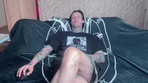 Snapshot of tommy__gun_ chatting on March 5, 2025, 6:44 am Tommy and Katana online show from March 5, 2025, 6:44 am