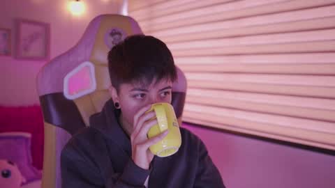 Blue  online show from March 27, 2026, 1:22 pm