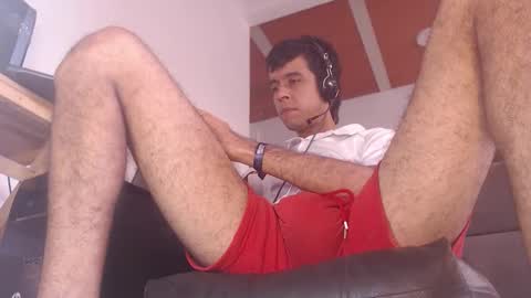   Thomas    online show from November 25, 2025, 4:18 pm