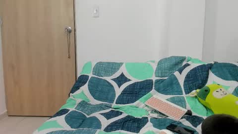   online show from November 7, 2025, 1:38 am