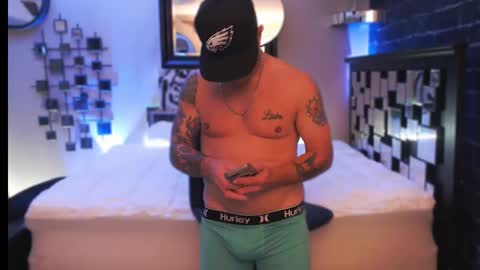 Snapshot of tommy_knuckles chatting on September 23, 2025, 7:55 am Tommy online show from September 23, 2025, 7:55 am