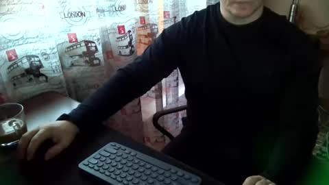 Snapshot of tommy_li_2 chatting on January 4, 2025, 10:49 am Tommi Li online show from January 4, 2025, 10:49 am
