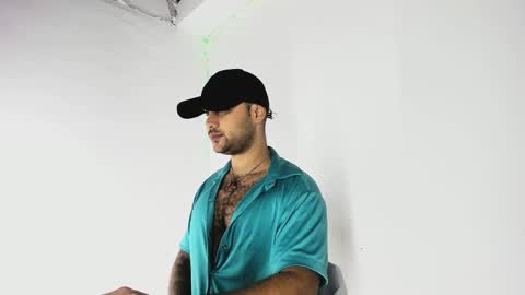 tommy_sccott online show from September 28, 2025, 10:37 pm