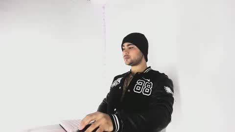 tommy_sccott online show from September 30, 2025, 10:48 pm