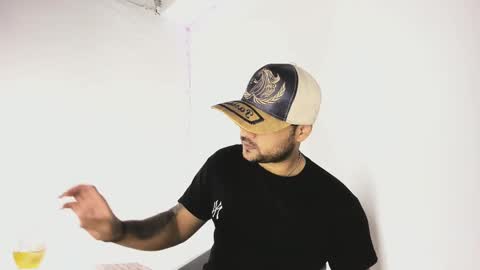 tommy_sccott online show from October 5, 2025, 10:07 pm