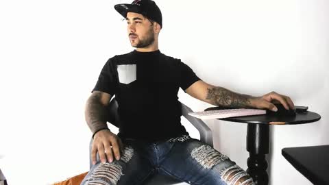 tommy_sccott online show from October 16, 2025, 10:33 pm