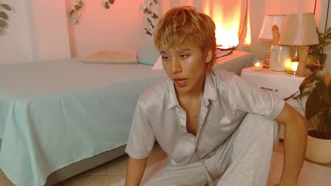 Snapshot of tommyfoxboy chatting on January 10, 2025, 3:37 pm Tommy Foxboy online show from January 10, 2025, 3:37 pm