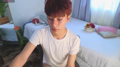 Snapshot of tommyfoxboy chatting on October 17, 2025, 1:03 pm Tommy Foxboy online show from October 17, 2025, 1:03 pm