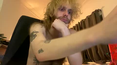 Snapshot of tommyg6420 chatting on September 28, 2025, 9:42 pm First Show ever 3 online show from September 28, 2025, 9:42 pm