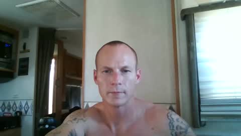 tommygunsfit online show from October 6, 2025, 8:50 pm