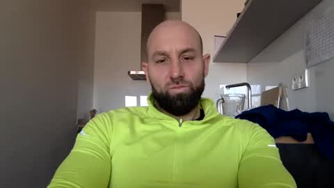 Thomas Fit online show from December 5, 2024, 9:06 am