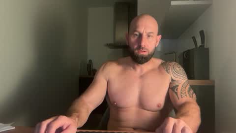 Thomas Fit online show from September 30, 2025, 10:04 pm