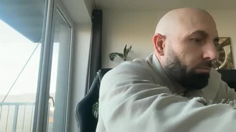 Thomas Fit online show from November 4, 2025, 7:40 am