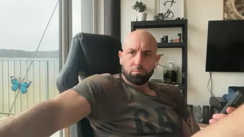 Thomas Fit online show from November 16, 2025, 9:48 am