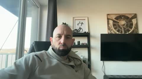 Thomas Fit online show from November 19, 2025, 7:41 am