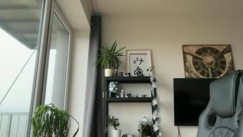 Thomas Fit online show from December 14, 2025, 9:36 am