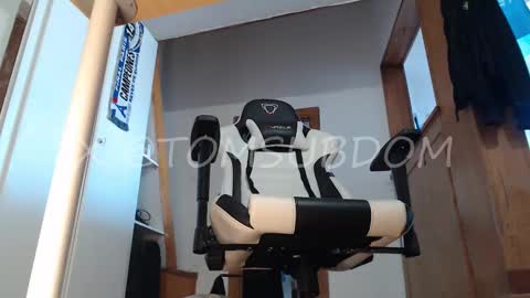 Tomsubdom online show from September 20, 2025, 3:46 pm