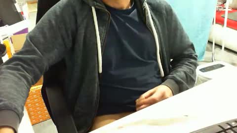 Tom online show from December 16, 2025, 2:44 pm