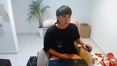 tomy337271 online show from December 15, 2025, 3:05 pm