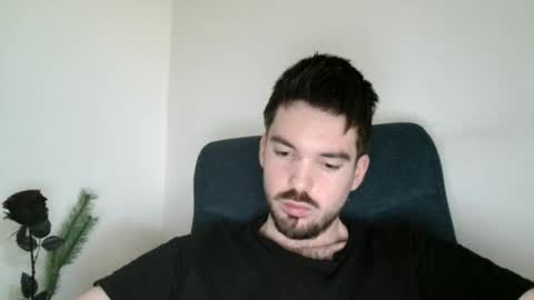 Snapshot of tomylind chatting on April 25, 2026, 10:18 am Onlyfans - Tomylind keep you in touch there online show from April 25, 2026, 10:18 am