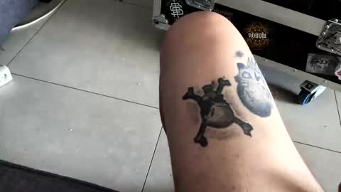 Snapshot of tomzb chatting on March 30, 2026, 8:37 am tomzb online show from March 30, 2026, 8:37 am