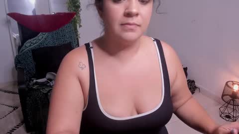 Snapshot of ton_amourrx chatting on September 23, 2025, 10:24 pm lady blue online show from September 23, 2025, 10:24 pm