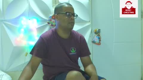 Snapshot of toni2814 chatting on December 5, 2024, 12:33 pm Antonio online show from December 5, 2024, 12:33 pm