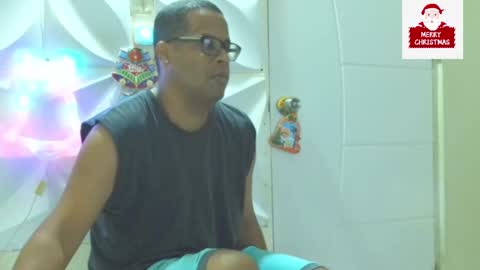 Snapshot of toni2814 chatting on December 16, 2024, 12:49 pm Antonio online show from December 16, 2024, 12:49 pm