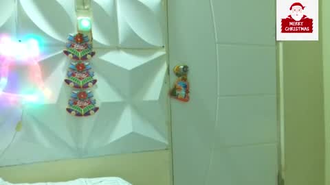 Snapshot of toni2814 chatting on December 22, 2024, 12:27 pm Antonio online show from December 22, 2024, 12:27 pm