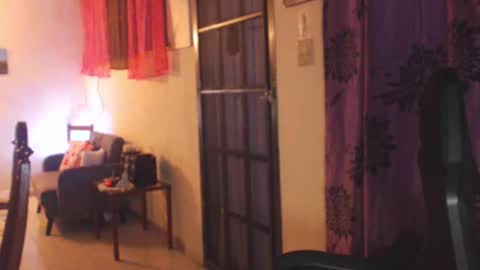 Snapshot of toni2814 chatting on January 5, 2025, 1:56 am Antonio online show from January 5, 2025, 1:56 am