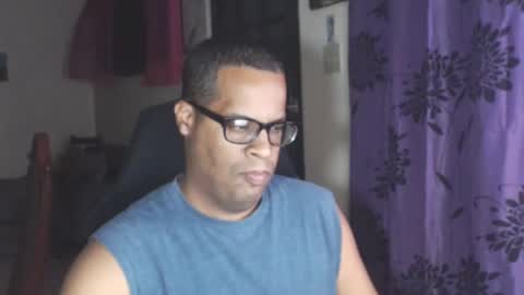 Snapshot of toni2814 chatting on January 17, 2025, 2:08 am Antonio online show from January 17, 2025, 2:08 am