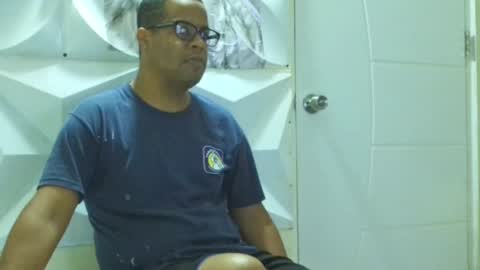 Snapshot of toni2814 chatting on January 18, 2025, 12:36 pm Antonio online show from January 18, 2025, 12:36 pm