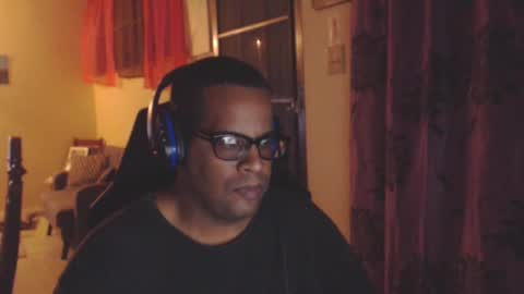 Snapshot of toni2814 chatting on January 23, 2025, 2:33 am Antonio online show from January 23, 2025, 2:33 am