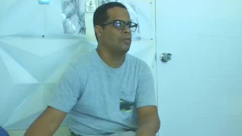 Snapshot of toni2814 chatting on February 4, 2025, 12:33 pm Antonio online show from February 4, 2025, 12:33 pm