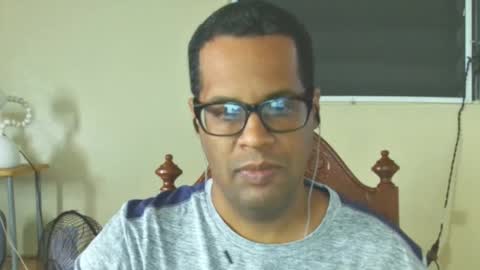 Snapshot of toni2814 chatting on February 5, 2025, 12:38 pm Antonio online show from February 5, 2025, 12:38 pm