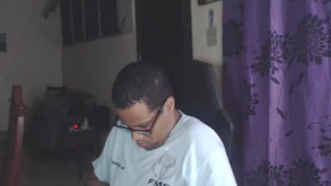 Snapshot of toni2814 chatting on February 7, 2025, 2:29 am Antonio online show from February 7, 2025, 2:29 am