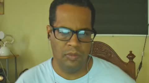 Snapshot of toni2814 chatting on February 7, 2025, 12:17 pm Antonio online show from February 7, 2025, 12:17 pm