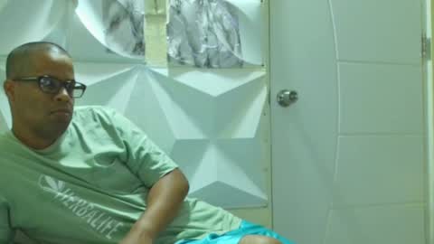 Snapshot of toni2814 chatting on February 10, 2025, 12:29 pm Antonio online show from February 10, 2025, 12:29 pm