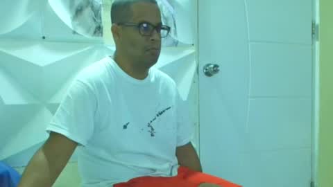 Snapshot of toni2814 chatting on February 15, 2025, 12:43 pm Antonio online show from February 15, 2025, 12:43 pm