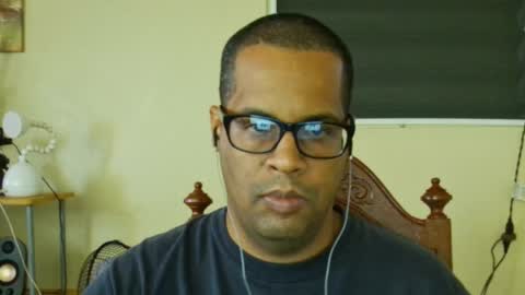 Snapshot of toni2814 chatting on February 16, 2025, 12:43 pm Antonio online show from February 16, 2025, 12:43 pm