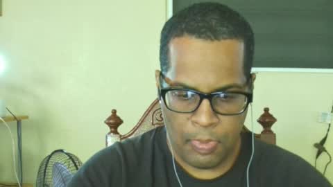 Snapshot of toni2814 chatting on March 1, 2025, 12:23 pm Antonio online show from March 1, 2025, 12:23 pm