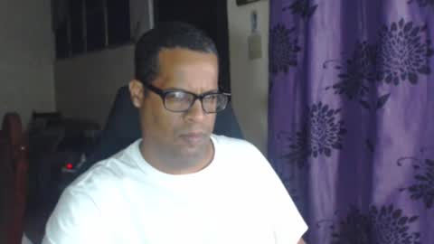 Snapshot of toni2814 chatting on March 8, 2025, 2:55 am Antonio online show from March 8, 2025, 2:55 am