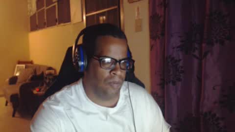 Snapshot of toni2814 chatting on March 9, 2025, 1:56 am Antonio online show from March 9, 2025, 1:56 am