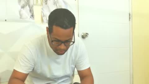 Snapshot of toni2814 chatting on March 9, 2025, 1:15 pm Antonio online show from March 9, 2025, 1:15 pm