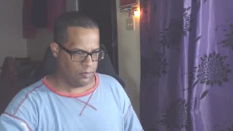 Snapshot of toni2814 chatting on October 1, 2025, 2:39 am Antonio online show from October 1, 2025, 2:39 am