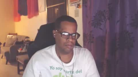 Snapshot of toni2814 chatting on October 9, 2025, 2:42 am Antonio online show from October 9, 2025, 2:42 am