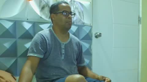 Snapshot of toni2814 chatting on October 12, 2025, 2:27 pm Antonio online show from October 12, 2025, 2:27 pm