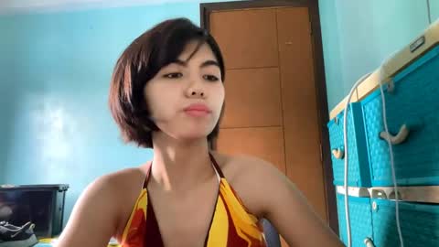 Snapshot of toniebirley chatting on May 27, 2026, 5:15 am Mila online show from May 27, 2026, 5:15 am
